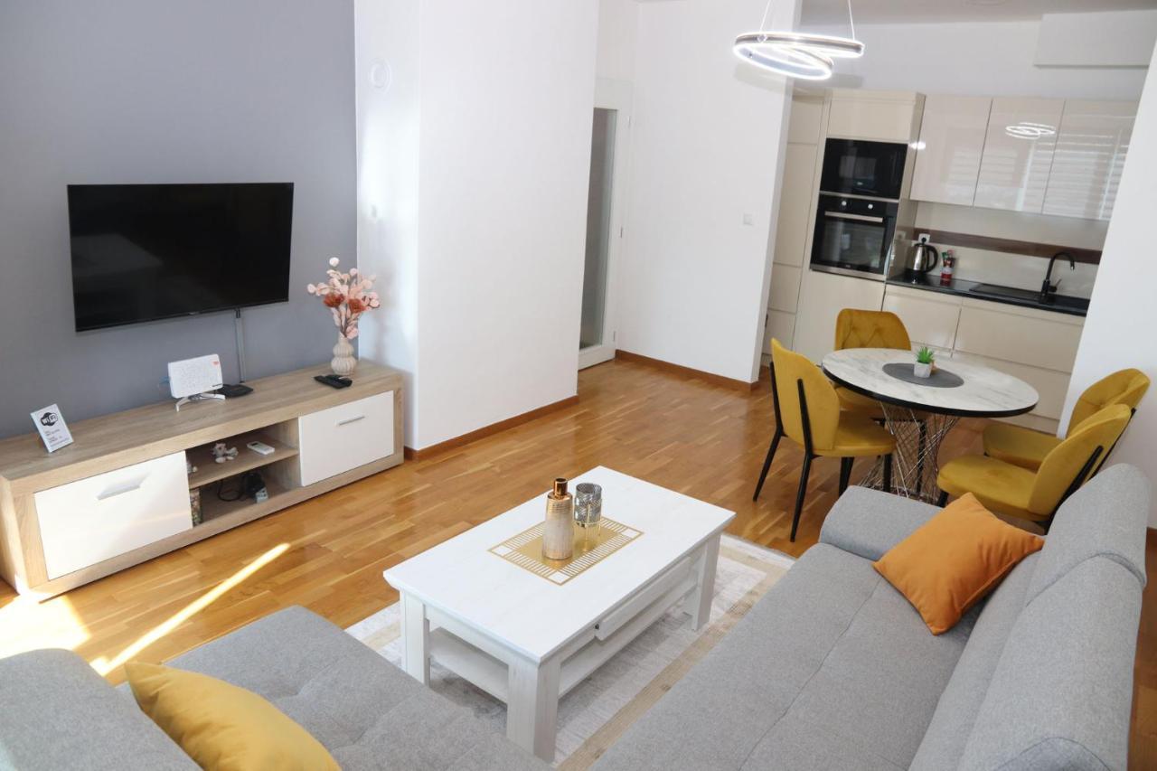 Apartment Cecovic - Mellain Tuzla Zewnętrze zdjęcie
